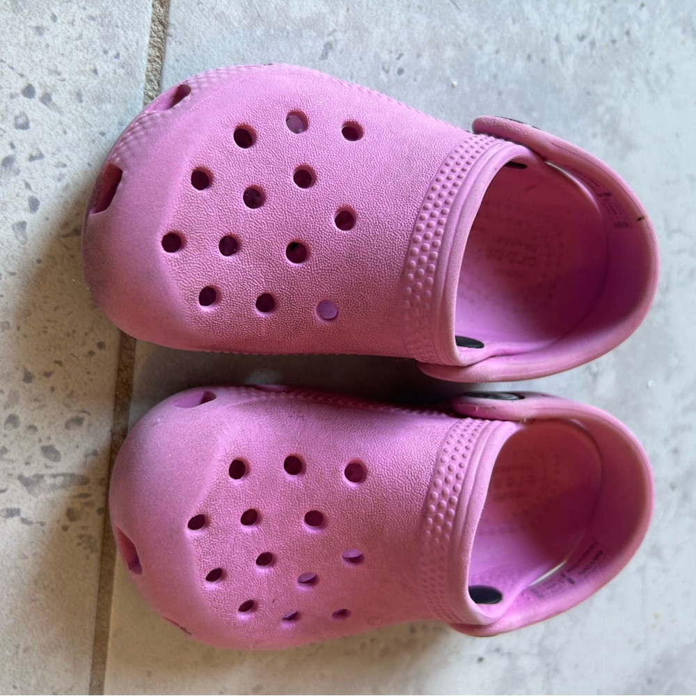 CROCS Kids Pink Shoes size 7